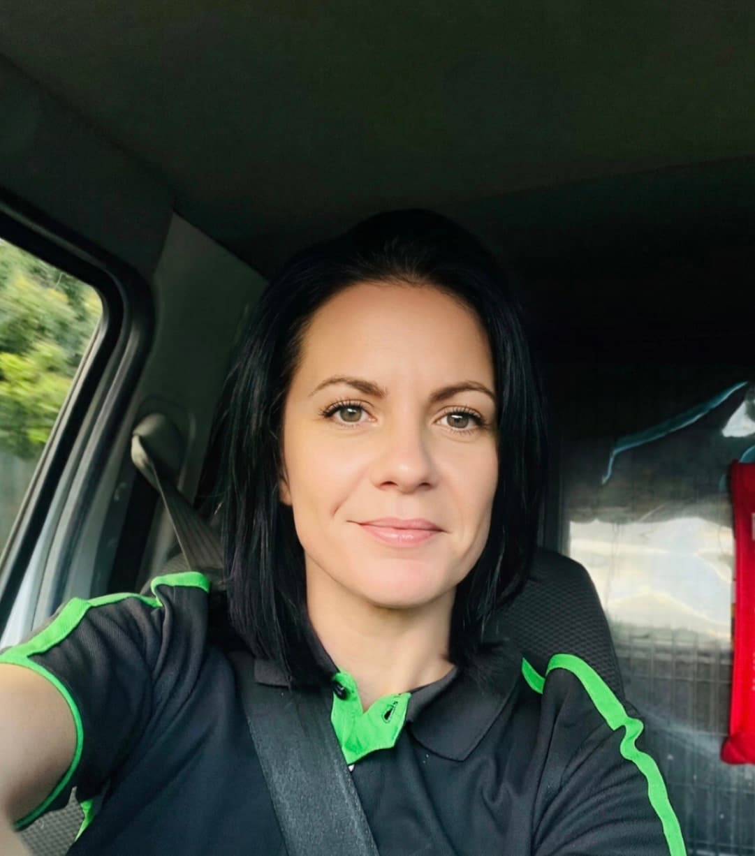 Robyn, cleaner in Ferny Grove